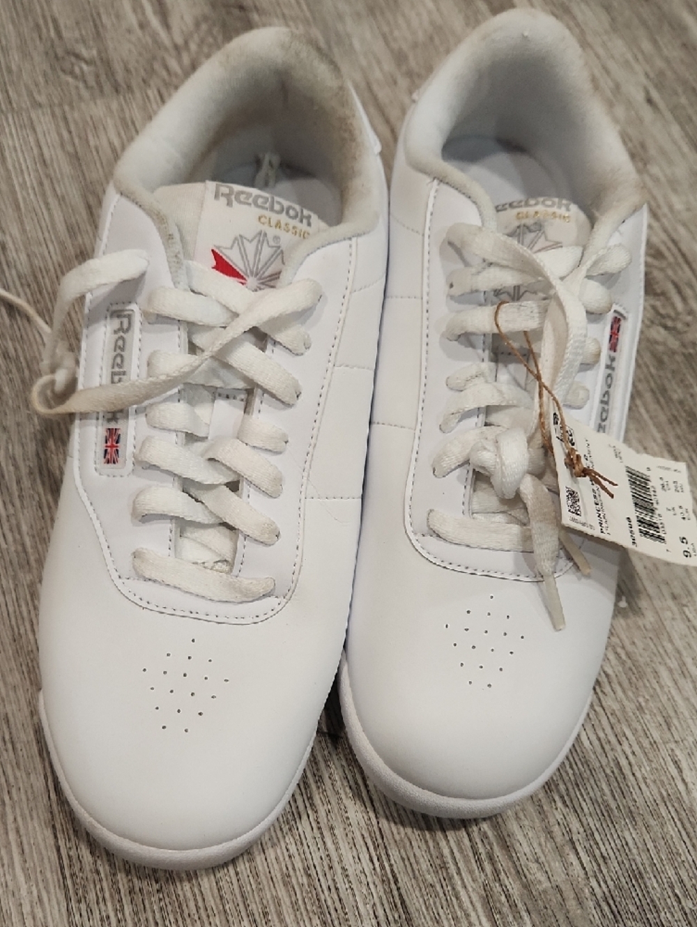Reebok Women's White Leather Low-Top Sneakers - Picture 2 of 7